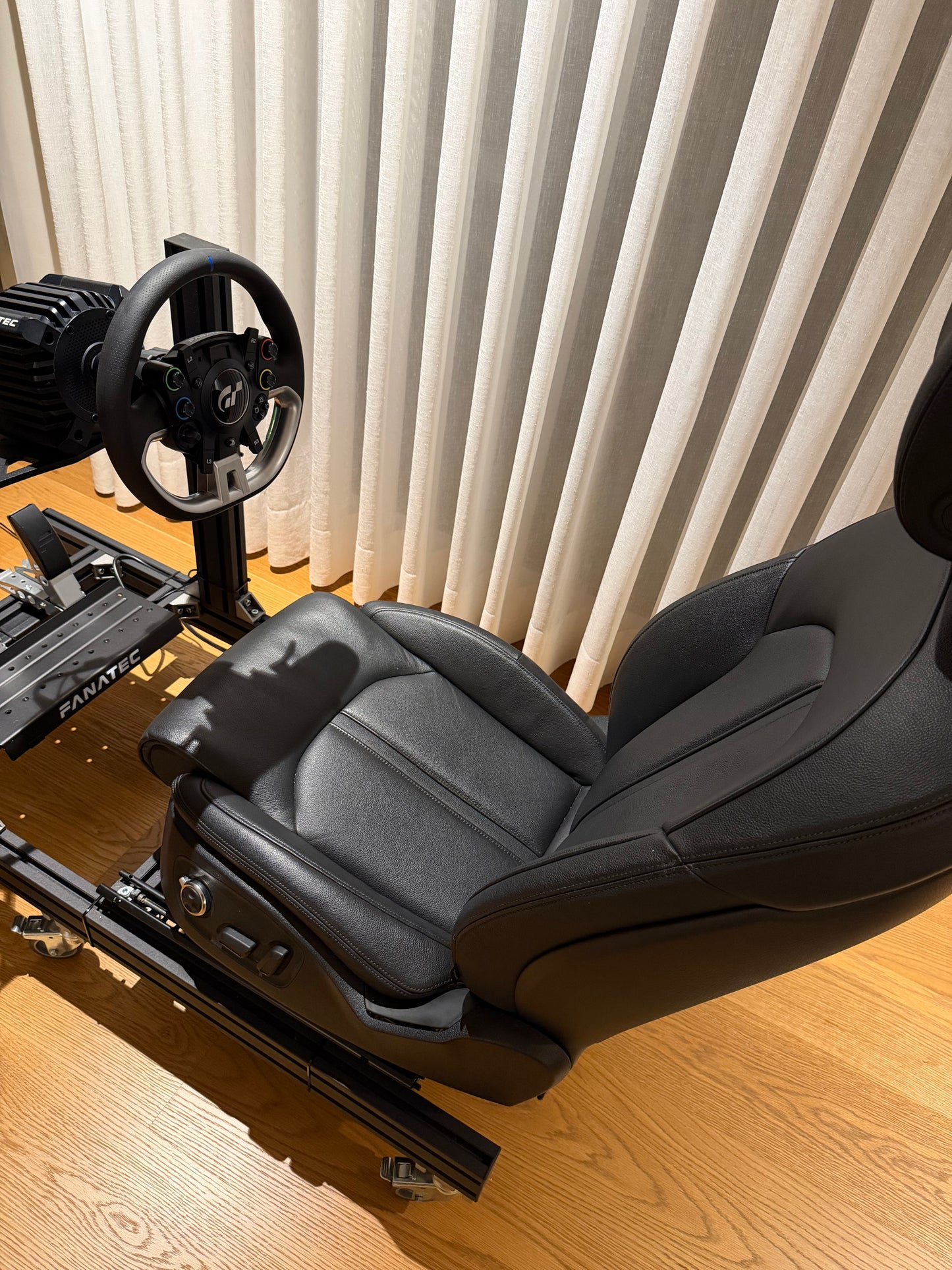 Gerçek otomobil koltuğu + Fanatec + tam ayarlı simülasyon seti 🎉