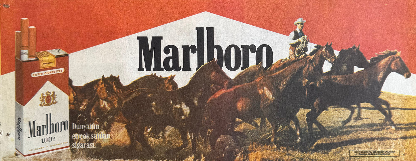 Marlboro “Dünyanın En Çok Satılan Sigarası – Kovboy Serisi” 1985 Orijinal Türkiye Dönem Reklamıdır (Sonradan Baskı Değildir).