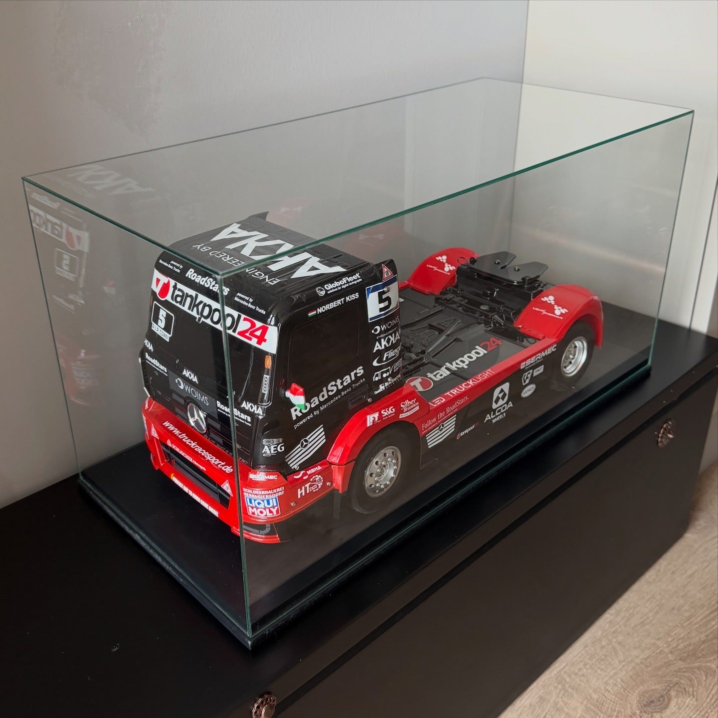 Tamiya 1/14 Tanklpool24 Mercedes-Benz Actros