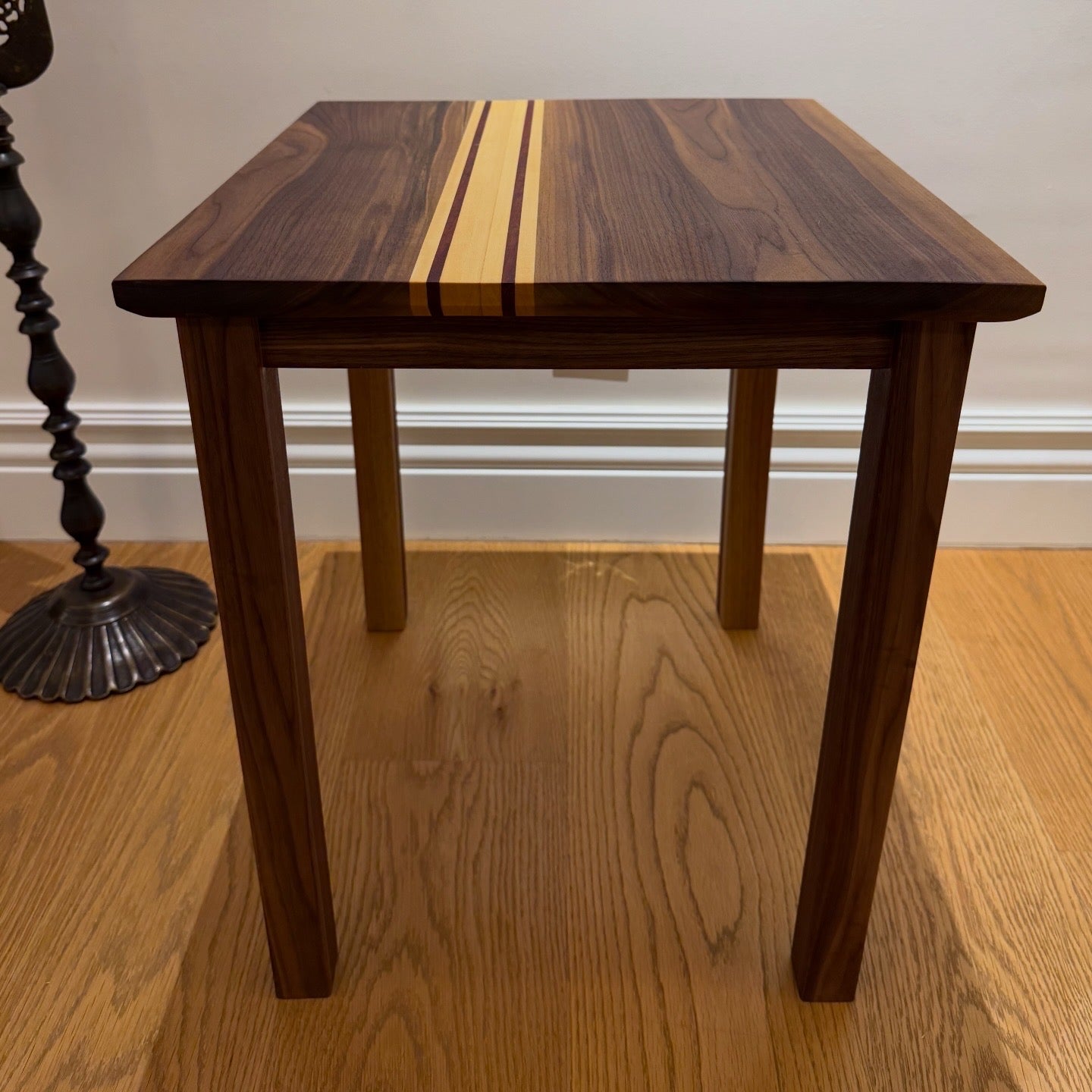 Doğal masif ahşap. El işçiliği. Tek parça.