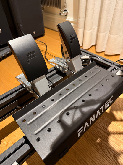 Gerçek otomobil koltuğu + Fanatec + tam ayarlı simülasyon seti