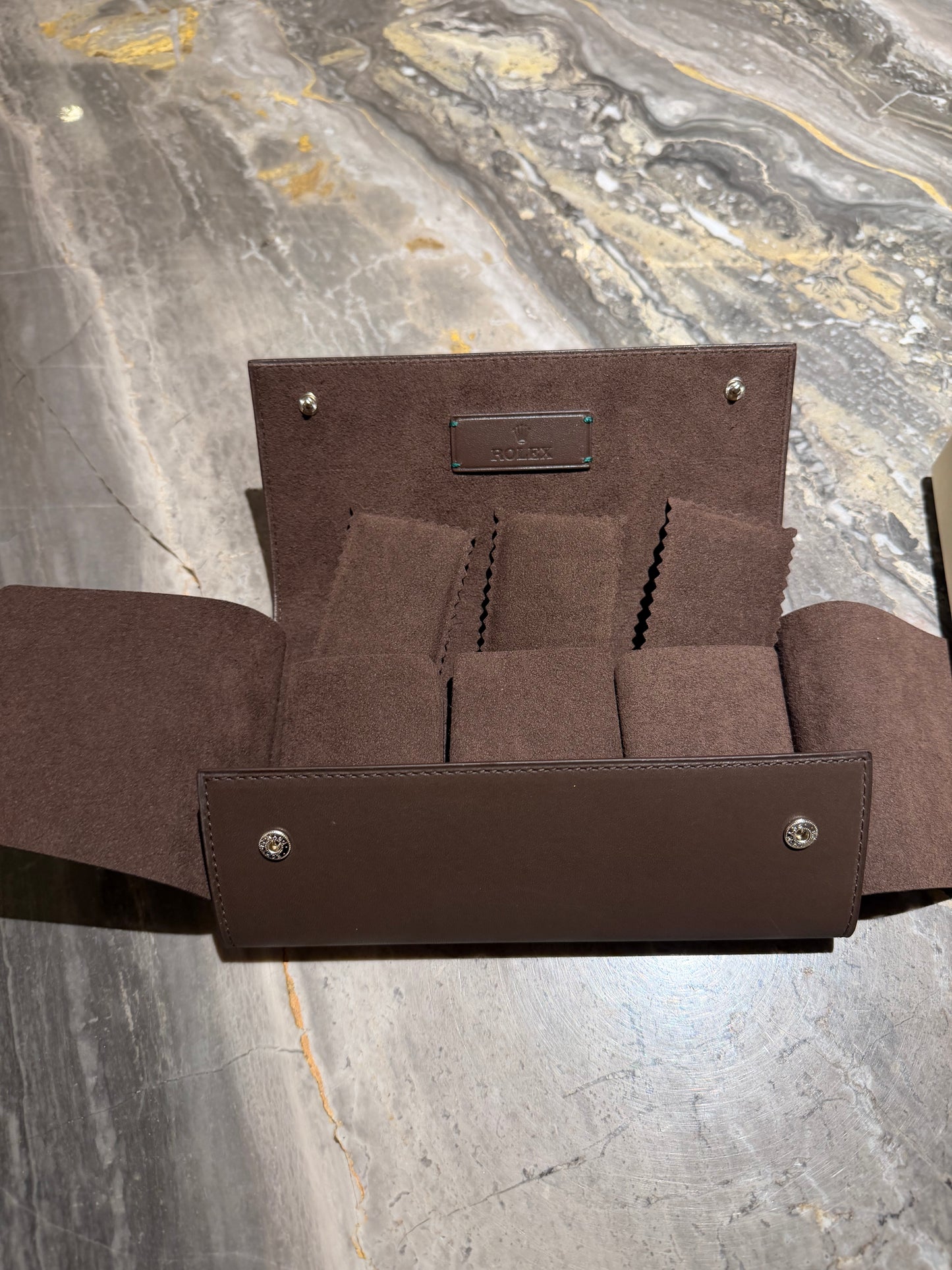 Orijinal Rolex, Saat Saklama ve Taşıma Kılıfı