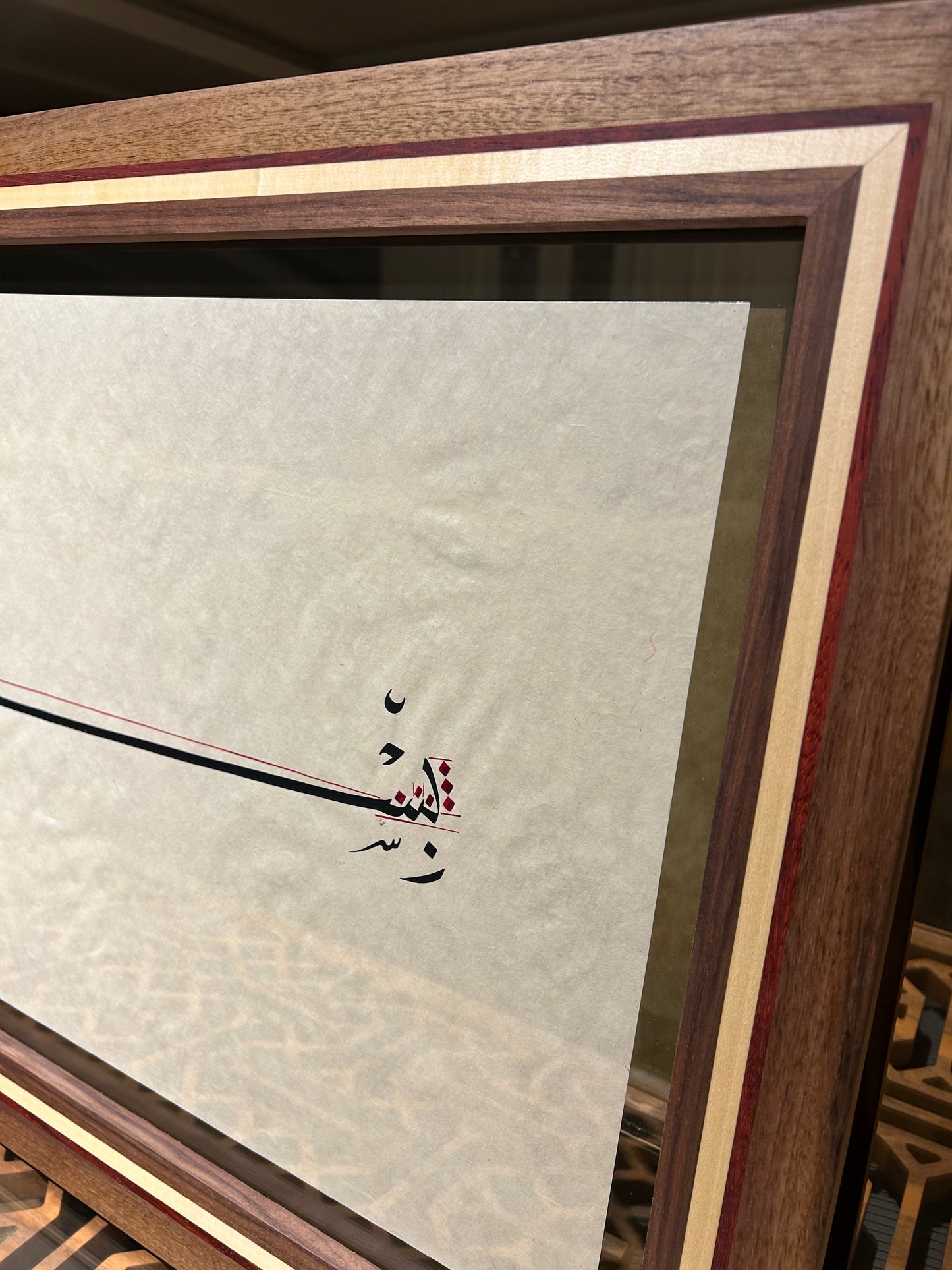 Geleneksel Hat Sanatı Ruhu ile Çağdaş Ahşap İşçiliği...