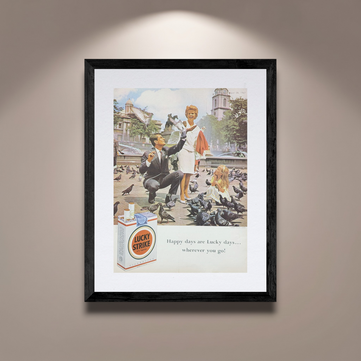 Lucky Strike Trafalgar Square 1961 Orijinal Dönem Reklamıdır (Sonradan Baskı Değildir)